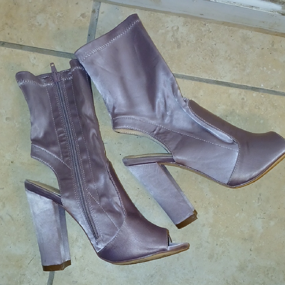 Stylish Purple Women's Heeled Boots